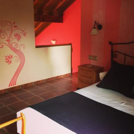 Rural La Lluriga מלון 3*