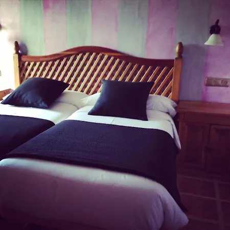 מלון Rural La Lluriga