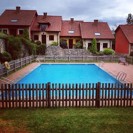 Hotel Rural La Lluriga 3*